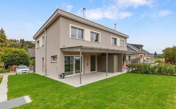 Immobilie in Züberwangen - Hochwertige Doppelhaushälfte mit Garten und zwei Abstellplätzen in ... - Bild 0