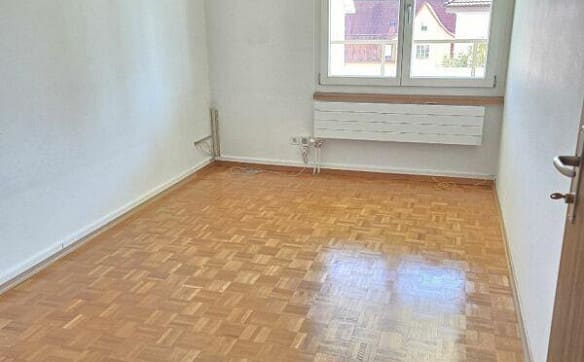 Immobilie in Neuhausen - Tolle 3½-Zimmer Wohnung mit zwei Balkone & Aussenparkplatz - Bild 4