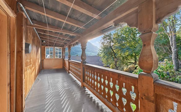 Immobilie in Pragg-jenaz - Charmantes Strickbau-Einfamilienhaus mit Wintergarten im Prättigau - Bild 7