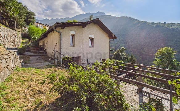 Immobilie in Pianezzo - Splendida Vista sulla Valle Morobbia, Giardino con Pergola & Potenz... - Bild 8
