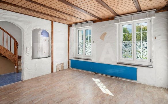 Immobilie in Vorderthal - Naturnah wohnen mit Raum für eigene Ideen! 5.5-Zimmer-Reiheneinfami... - Bild 4