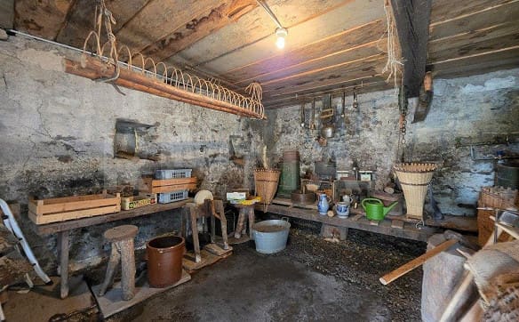 Immobilie in Albinen - Charmante 2.5 Zimmer-Altbauwohnung im Dorfzentrum von Albinen - Bild 10