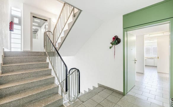 Immobilie in Stachen - GROSSZÜGIGE 3.5-ZIMMER-WOHNUNG MIT SONNIGEM BALKON UND INDIVIDUELLE... - Bild 1