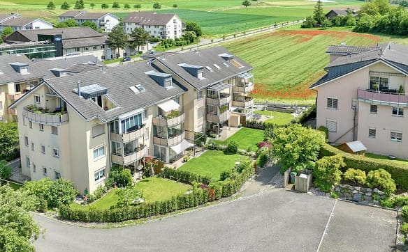Immobilie in Remetschwil - NATURNAH MIT HOCHWERTIGEM AUSBAU UND VIEL PLATZ! - Bild 0