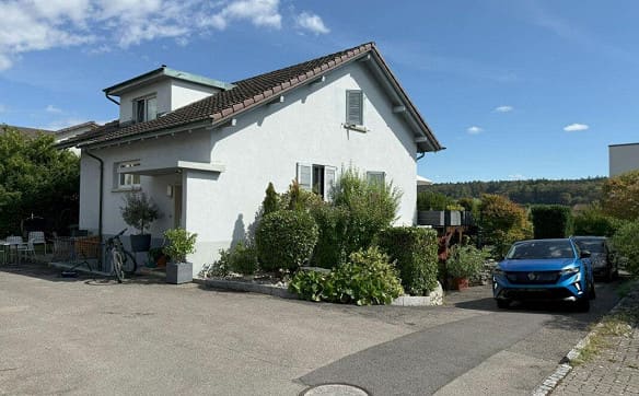 Immobilie in Sutz - freistehend, sonnig, ruhig - ideal für eine Familie und ein Paar - Bild 0