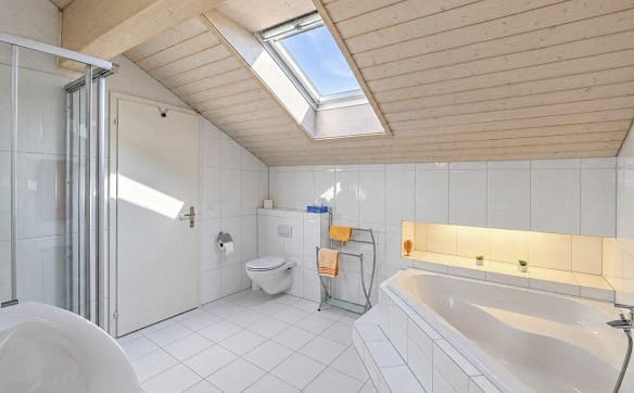 Immobilie in Bösingen - 7.5 Zimmer Dach Maisonettewohnung mit 218 m² und Galerie in Bösingen - Bild 11