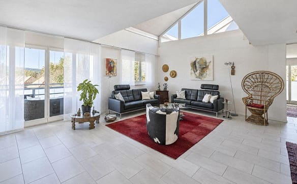Immobilie in Bösingen - 7.5 Zimmer Dach Maisonettewohnung mit 218 m² und Galerie in Bösingen - Bild 2
