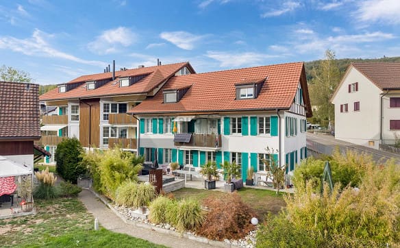 Immobilie in Oberweningen - BIJOU MIT BALKON UND GARTENSITZPLATZ IM HERZEN VON OBERWENINGEN - Bild 0