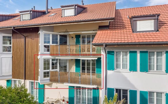 Immobilie in Oberweningen - BIJOU MIT BALKON UND GARTENSITZPLATZ IM HERZEN VON OBERWENINGEN - Bild 1