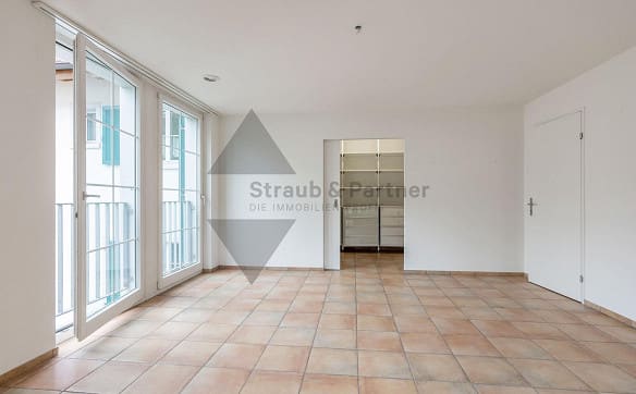 Immobilie in Oberweningen - BIJOU MIT BALKON UND GARTENSITZPLATZ IM HERZEN VON OBERWENINGEN - Bild 9