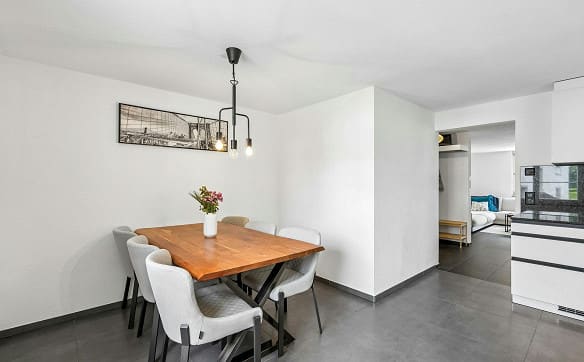 Immobilie in Wald Zh - 4.5 Zimmer-Maisonette-Wohnung an zentraler Wohnlage in Wald - Bild 2