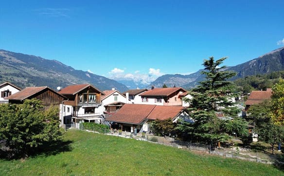Immobilie in Sils Im Domleschg - Einfamilienhaus mit Einliegerwohnung und grossem Garten - Bild 0