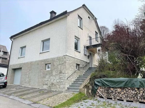 Immobilie in Bestwig - Schnäppchen im Sauerland!
2-Familienhaus in ruhiger Lage von Bestwig. - Bild 1