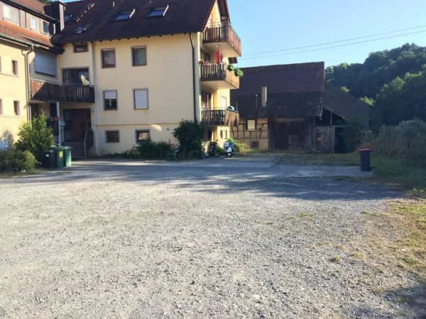 Immobilie in Schöntal - SCHNÄPPCHEN 6 Zi. Wohnung mit Balkon und Autoabstellplatz - KAPITALANLAGE / NUR € 1170,00 auf den m² - Bild 2