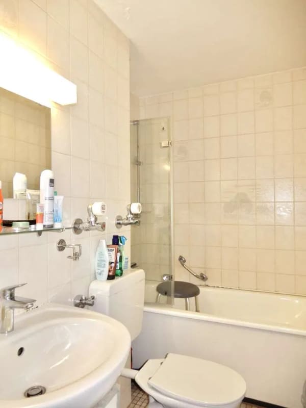 Immobilie in Herrenberg - ***Vermietetes 1-Zimmer-Apartment mit Balkon, Weitblick und Einzelgarage in Herrenberg** - Bild 2