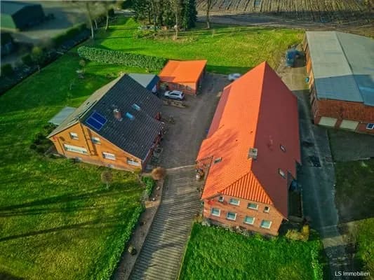 Immobilie in Edewecht - Resthof und Einfamilienhaus ,Zwei Häuser in Edewecht-Husbäke auf ca. 7500 qm Land - Bild 0