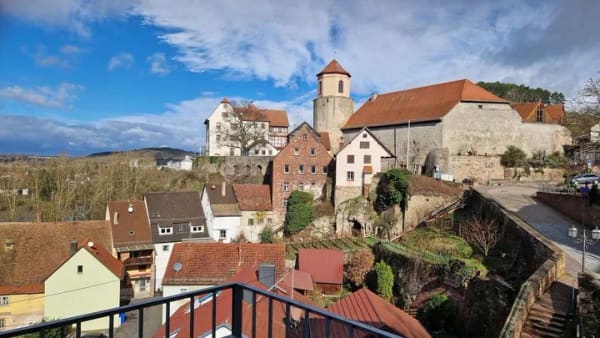 Immobilie in Triefenstein - Haus mit Gewerbe & viel Platz in  Triefenstein-Homburg - Bild 0