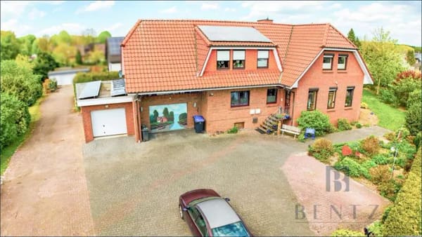 Immobilie in Schiffdorf - Solide Kapitalanlage: Vollvermietetes Mehrfamilienhaus mit drei Wohneinheiten - Bild 1