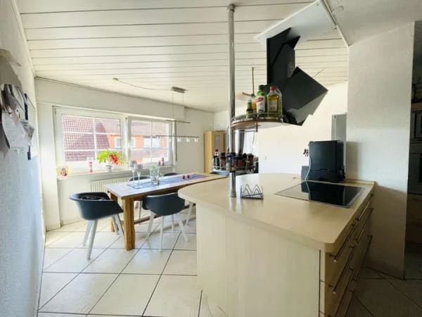 Immobilie in Wiesenbach - Modernisiertes, geräumiges Zweifamilienhaus mit extragroßer Garage in Wiesenbach bei Heidelberg - Bild 3