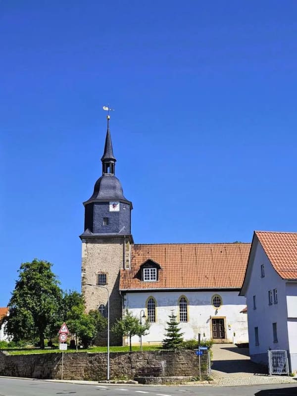 Immobilie in Hörselberg-Hainich - Attraktive Kapitalanlage - Doppelhaushälfte mit 2 Einheiten - Bild 1