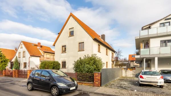 Immobilie in Karben - Großzügiges Einfamilienhaus mit Garten in ruhiger Lage: Perfekt für Mehrgenerationen-Wohnen - Bild 0