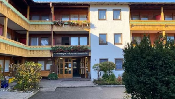 Immobilie in Inzell - Möblierte, attraktive Ferienwohnung "Chiemgau-Appartments" inmitten herrlicher Berglandschaft - Bild 1