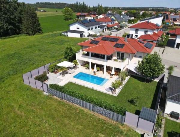Immobilie in Vilsheim - Exklusive 4-Zimmer-Wohnung in Villa am Waldrand von Vilsheim – Ihr neues Zuhause! - Bild 1