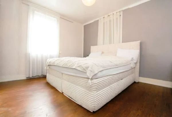 Immobilie in Nürtingen - Familien und Kapitalanleger aufgepasst! Großes Gründerzeit-Dreifamilienhaus im Herzen von Nürtingen. - Bild 3