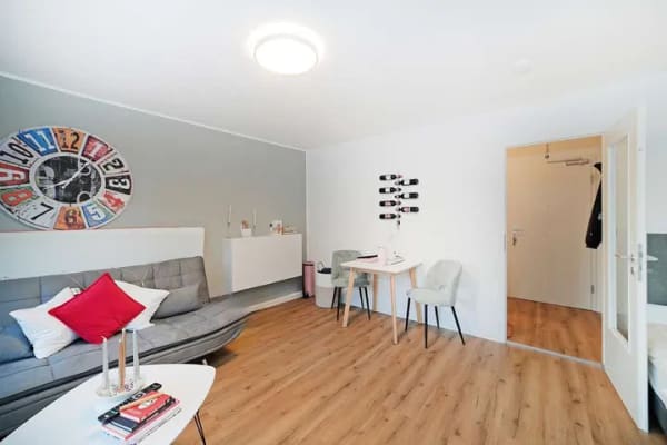 Immobilie in Oberschleißheim - Attraktive, möbliert 1-Zimmer-Wohnung mit Balkon - Perfekt für Investoren  - Bild 1