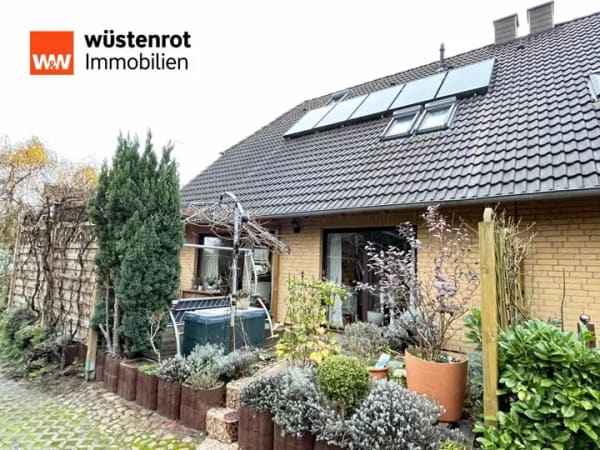 Immobilie in Waren (Müritz) - GROSSE HAUSHÄLFTE MIT  VERBLENDER + SOLARTHERMIE + EINBAUKÜCHE + KAMIN + VOLLKELLER + FERIENWOHNUNG - Bild 3