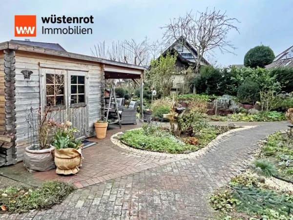 Immobilie in Waren (Müritz) - GROSSE HAUSHÄLFTE MIT  VERBLENDER + SOLARTHERMIE + EINBAUKÜCHE + KAMIN + VOLLKELLER + FERIENWOHNUNG - Bild 4