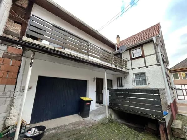 Immobilie in Loffenau - Mehrfamilienhaus mit 3 Wohnungen, 3 Garagen, 2 Stellplätzen, Balkon und Terrasse in Loffenau - Bild 4