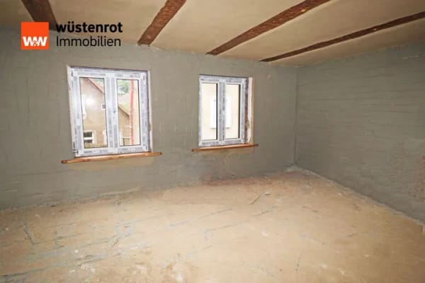 Immobilie in Burg Stargard - DAS KANN EIN SCHMUCKSTÜCK WERDEN: WOHNHAUS MIT NEUEM DACH + NEUEN FENSTERN + FAST NEUER HEIZUNG - Bild 2