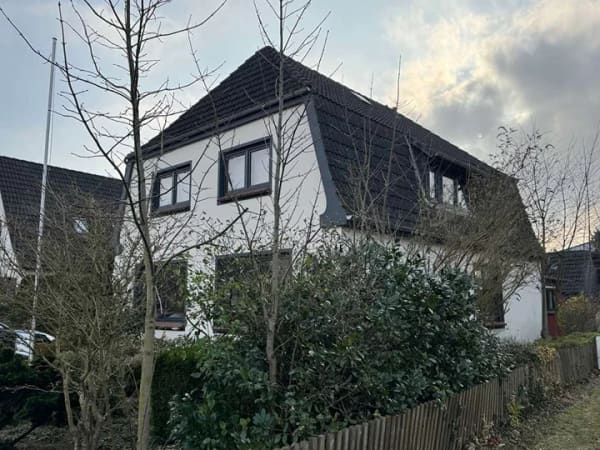 Immobilie in Jübek - Zweifamilienhaus in zentraler Lage von Jübek – vielseitig nutzbar und sofort verfügbar (VHB) - Bild 1