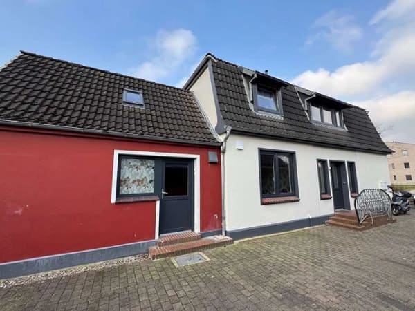 Immobilie in Jübek - Zweifamilienhaus in zentraler Lage von Jübek – vielseitig nutzbar und sofort verfügbar (VHB) - Bild 2