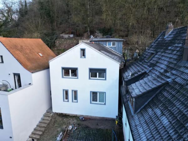 Immobilie in Gemünden am Main - Charmantes Einfamilienhaus mit Altstadtblick und großzügigen Terrassenflächen - Bild 1
