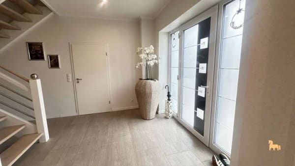 Immobilie in Holdorf - Zweifamilienhaus in Holdorf – 335 m² Wohnfläche, ideal für zwei Generationen - Bild 3