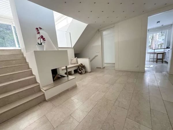 Immobilie in Grünwald - Puristischer Bauhausstil mit zwei Dachterrassen und schönem Grundstück Grünwald! - Bild 1