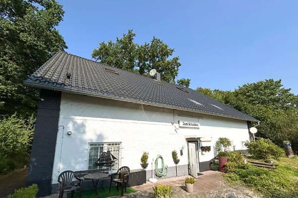 Immobilie in Coppenbrügge - Teilsaniertes 2-3 Familienhaus in absoluter Alleinlage - Bild 1