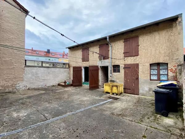 Immobilie in Zerbst/Anhalt - Handwerker aufgepasst! Zweifamilienhaus im Herzen von Zerbst/Anhalt sucht neuen Eigentümer - Bild 1