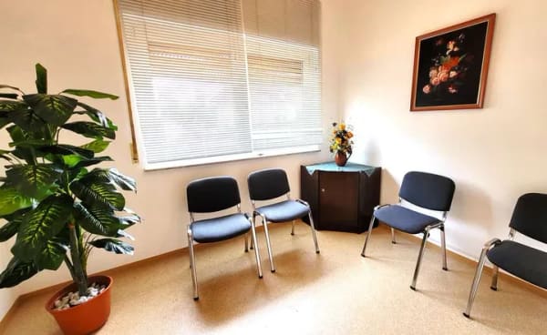 Immobilie in Echzell - Wohn- und Geschäftshaus mit einer Wohnung, Büroetage und Garage! - Bild 1