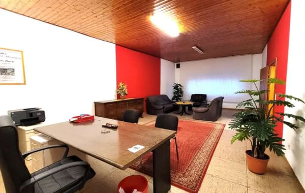 Immobilie in Echzell - Wohn- und Geschäftshaus mit einer Wohnung, Büroetage und Garage! - Bild 3