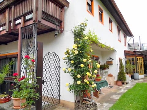Immobilie in Bad Tölz - Großzügiges Wohnhaus mit drei WE in ruhiger Wohnlagenlage d Tölz - Bild 0