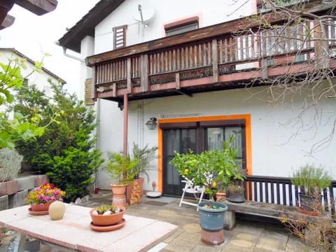 Immobilie in Bad Tölz - Großzügiges Wohnhaus mit drei WE in ruhiger Wohnlagenlage d Tölz - Bild 2