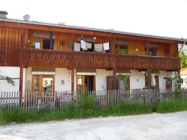 Immobilie in Lenggries - Solides Mehrfamilienhaus am Sylvensteinsee - Bild 1