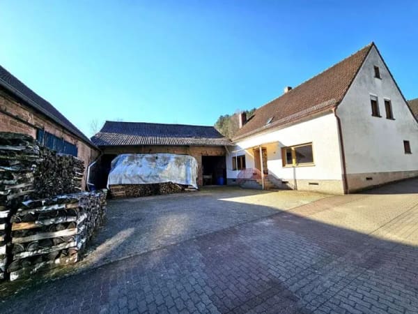 Immobilie in Krickenbach - Bauernhof (Drei-Seiten-Hof) in Krickenbach zu verkaufen - Bild 0