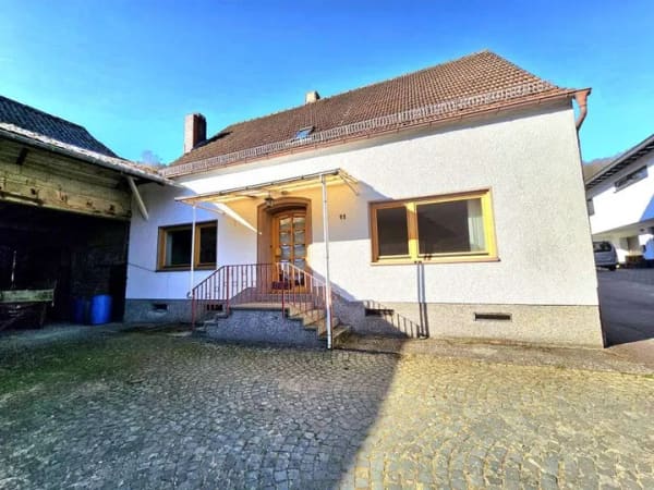 Immobilie in Krickenbach - Bauernhof (Drei-Seiten-Hof) in Krickenbach zu verkaufen - Bild 1