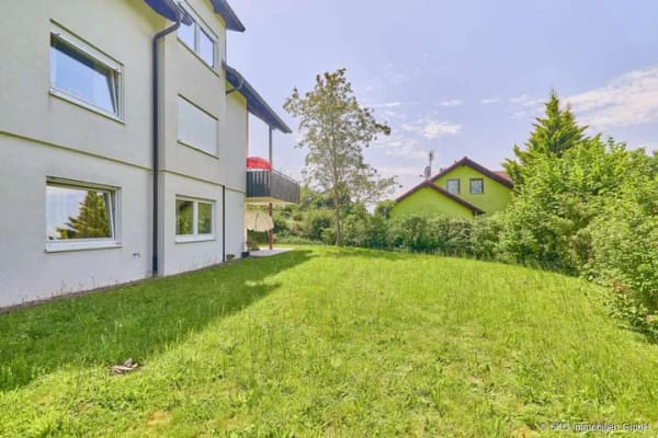 Immobilie in Schwarzach - Investitionsmöglichkeit in Top-Lage: Gepflegtes Dreifamilienhaus in Schwarzach - Bild 2