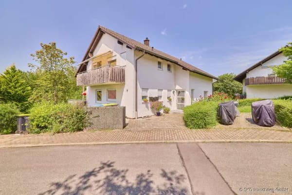 Immobilie in Schwarzach - Investitionsmöglichkeit in Top-Lage: Gepflegtes Dreifamilienhaus in Schwarzach - Bild 3