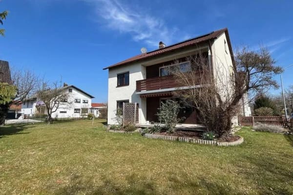 Immobilie in Aiterhofen - Ein-/Zweifamilienhaus mit viel Platz in Irlbach

 - Bild 0